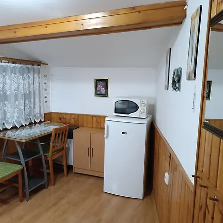 Domcek Pri Vodopade *